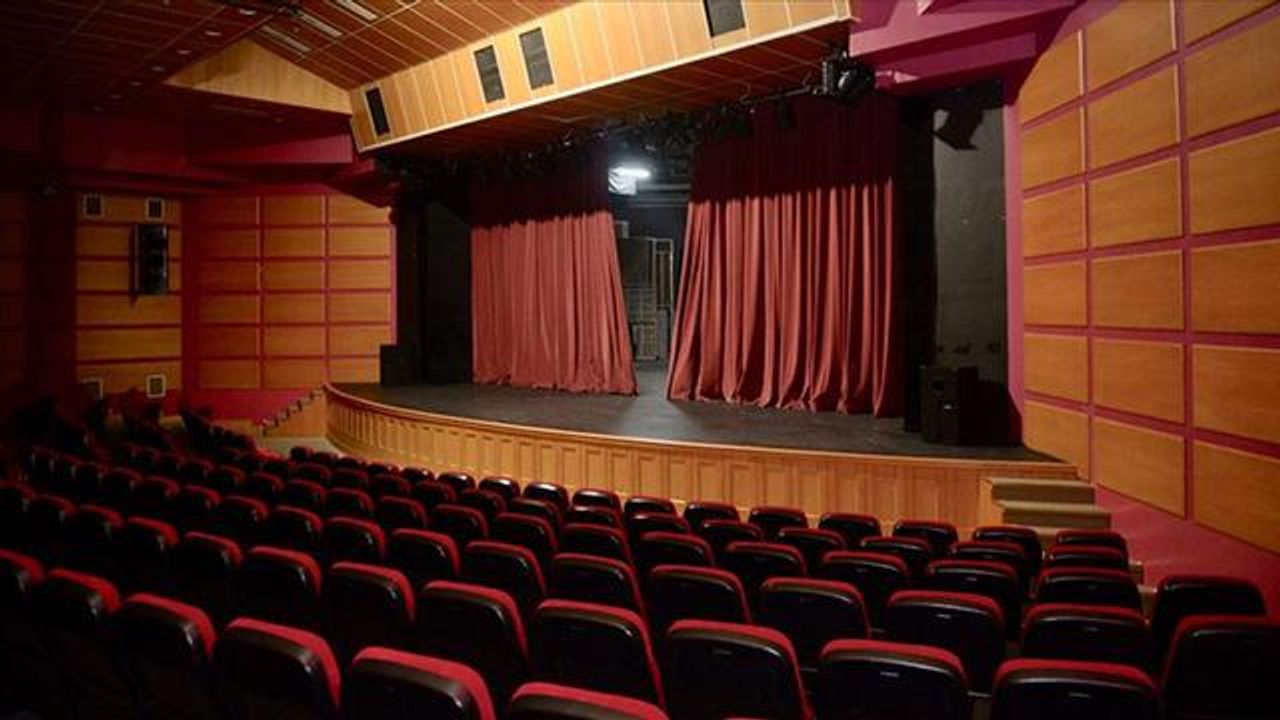 Sivas Devlet Tiyatrosu, 2 oyunla 3 sahnede perde açacak