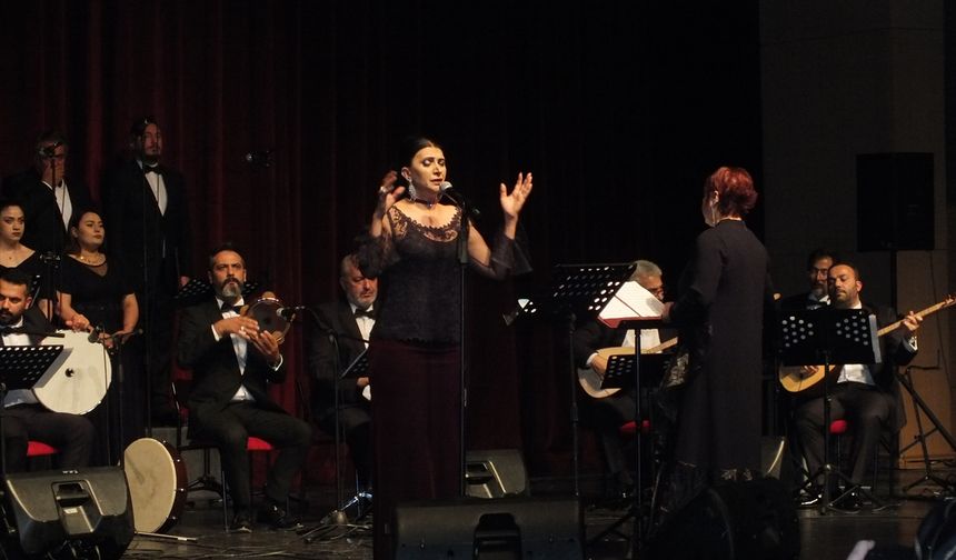 Sivas'ta THM Korosu "Ata'yı Anma" konser verdi