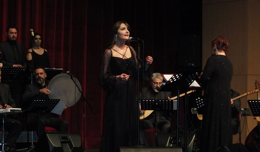 Sivas'ta Devlet THM Korosu konser verdi